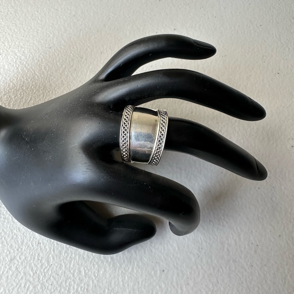 925 Silver Textured Band Ring Size 9